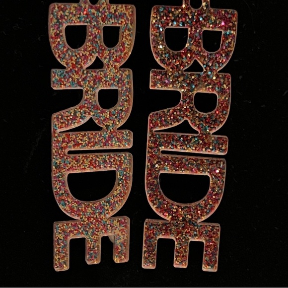 Sparkly and beaded Bride earrings.​ - Picture 3 of 4